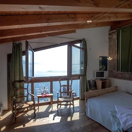 Clementina Romantisches Mit Seeblick By Interhome Appartement