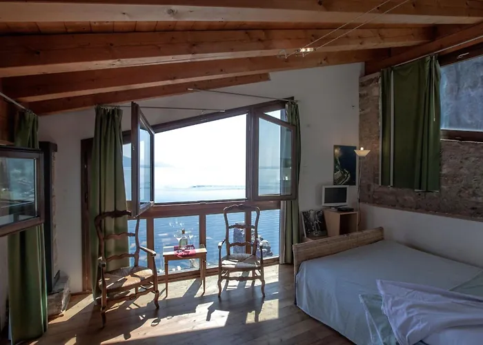 Clementina Romantisches Mit Seeblick By Interhome דירה